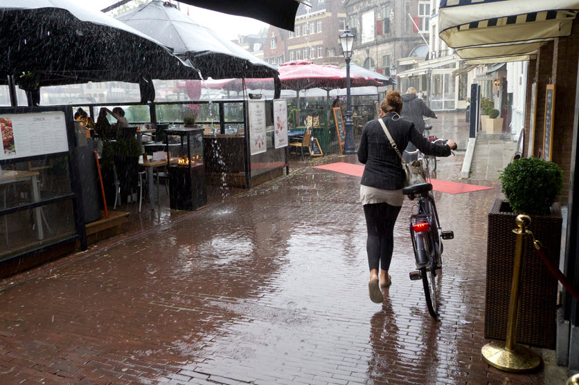 Elektrické bicykle v daždi