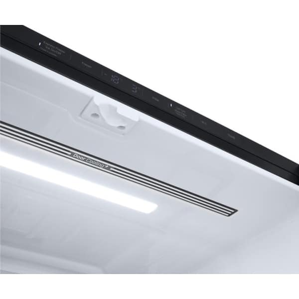 Detail horného ovládacieho panela s nápismi Express Freeze a Door Alarm; zobrazené je vnútorné osvetlenie a označenie DoorCooling+.
