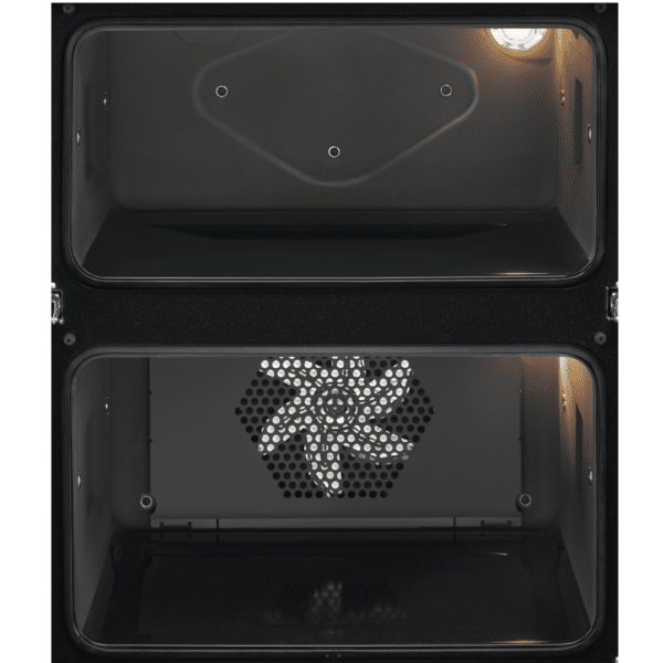 Detail vnútorného priestoru rúry so svetlom a ventilátorom